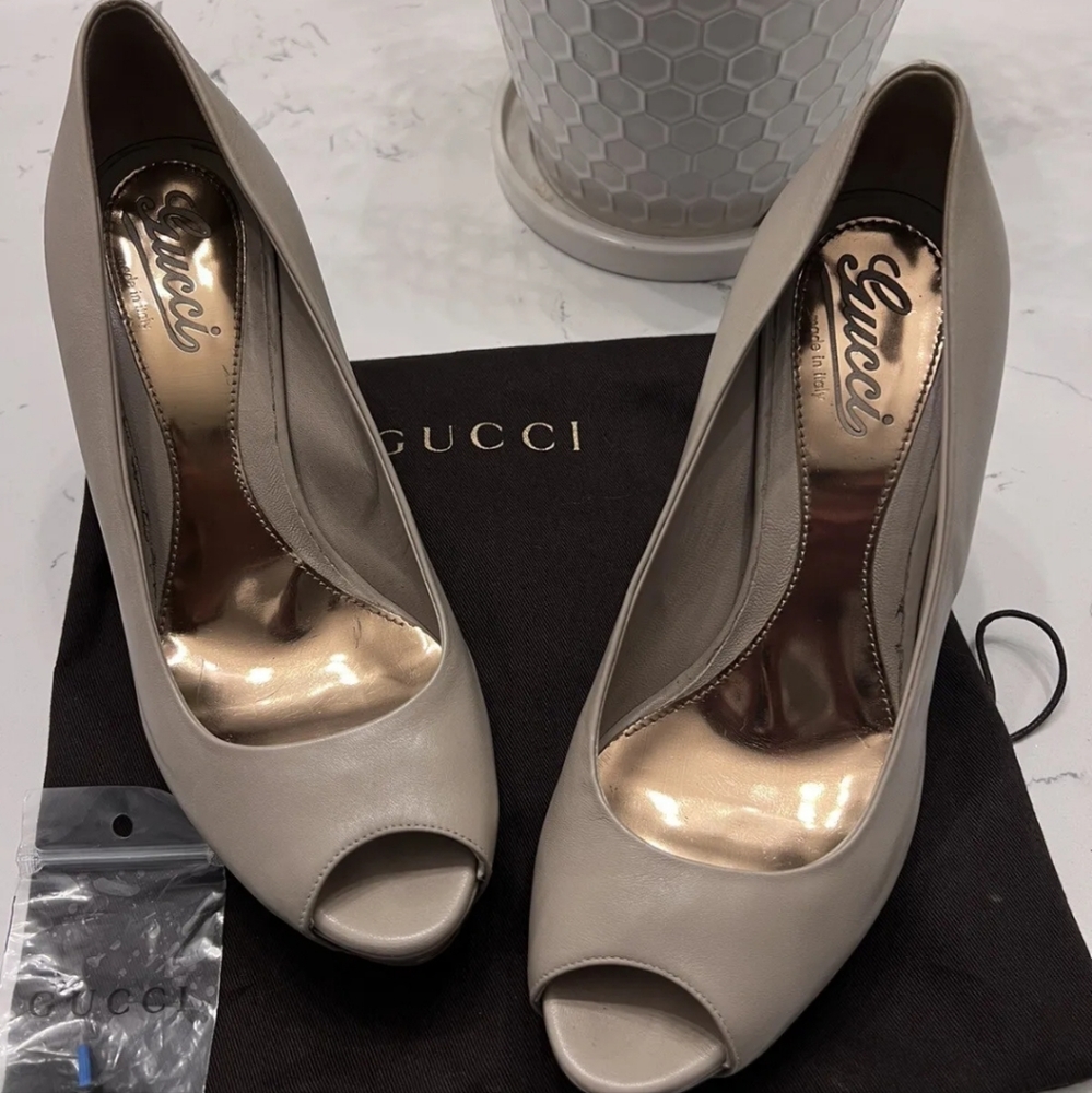 Authentic Gucci Heels Open-toed Tan Taupe Size 38 US Women's 7 Good Used
